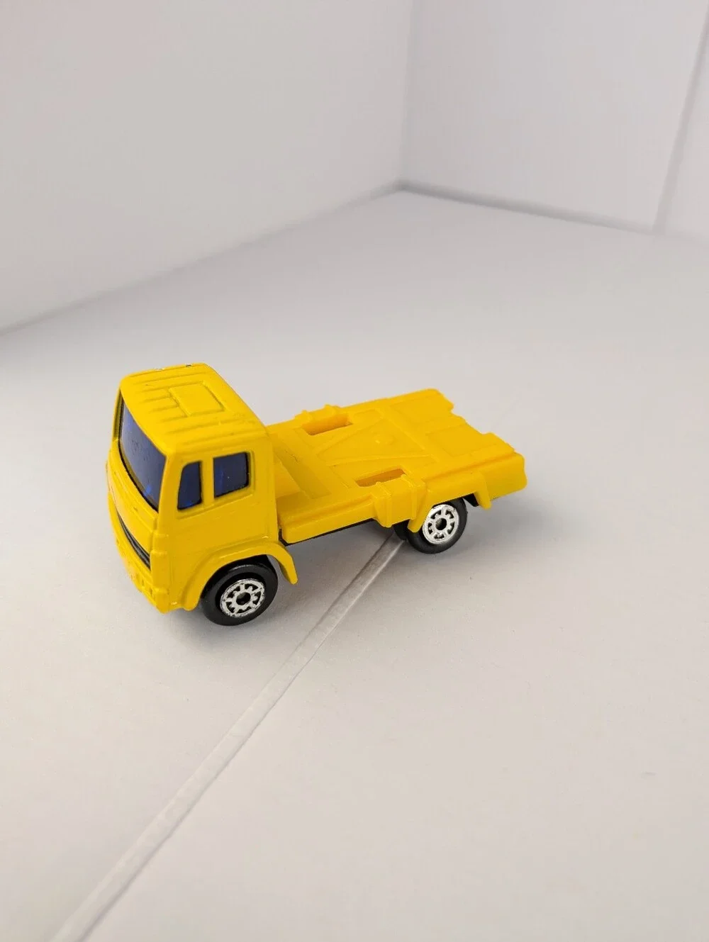 Maisto Set Of 9 Die-Cast Toy Vehicles See Description For Details